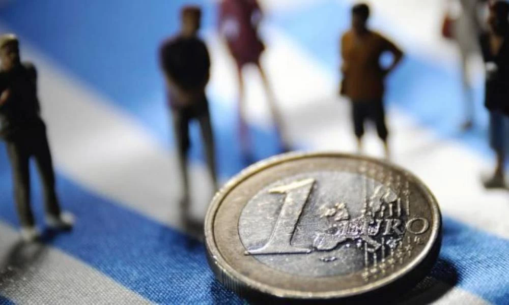 Moody’s: Θα «βυθιστεί» η οικονομία της Ελλάδας λόγω εξάρτησής της από τον τουρισμό